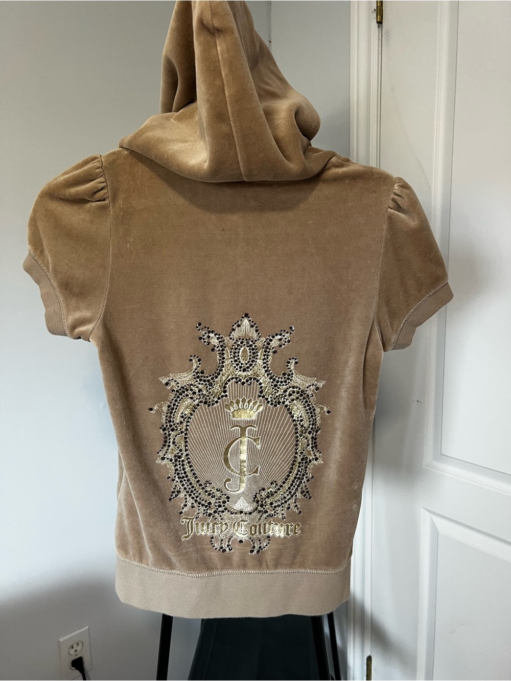 Juicy Couture Vintage Y2K Velour Short Sleeve Rhinestone Crest Hoodie S